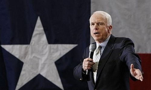 El candidato republicano John McCain