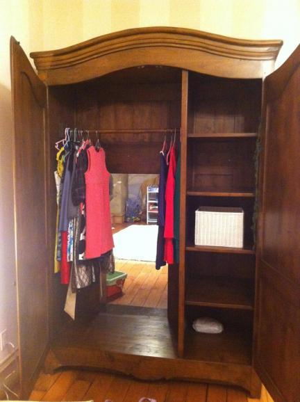 Un armario con acceso a Narnia